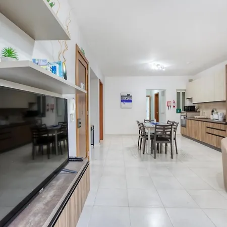 Sant Antnin Suites - Sea Side - By Haven And Keys Malta شقة سليمة
