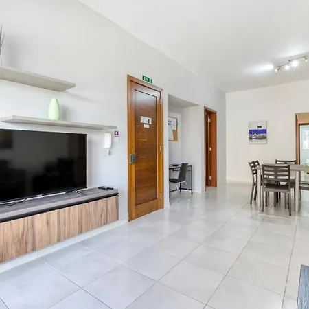 شقة Sant Antnin Suites - Sea Side - By Haven And Keys Malta *