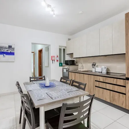 شقة Sant Antnin Suites - Sea Side - By Haven And Keys Malta *