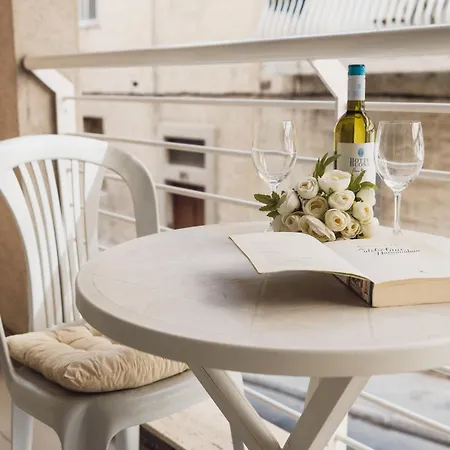 Sant Antnin Suites - Sea Side - By Haven And Keys Malta Appartamento