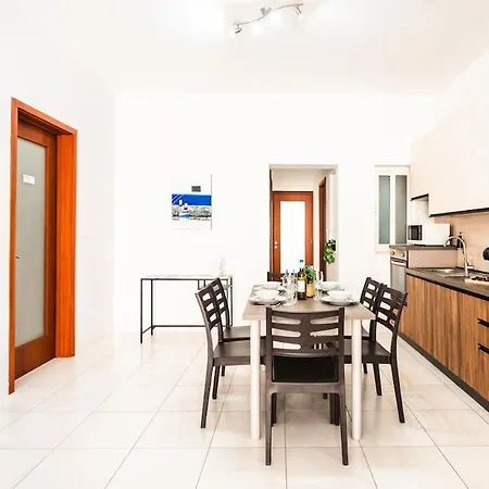 Appartamento Sant Antnin Suites - Sea Side - By Haven And Keys Malta Sliema
