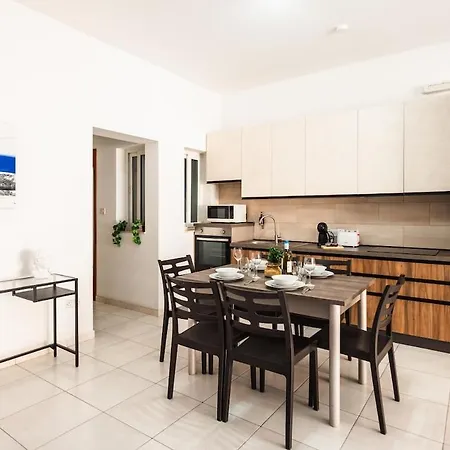 Sant Antnin Suites - Sea Side - By Haven And Keys Malta Sliema