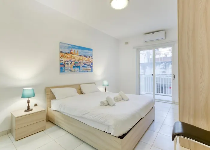 Sant Antnin Sea Side By Haven And Keys Malta * Sliema