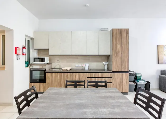 Sant Antnin Sea Side By Haven And Keys Malta *