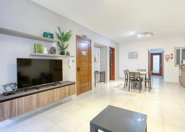 Sant Antnin Sea Side By Haven And Keys Malta *