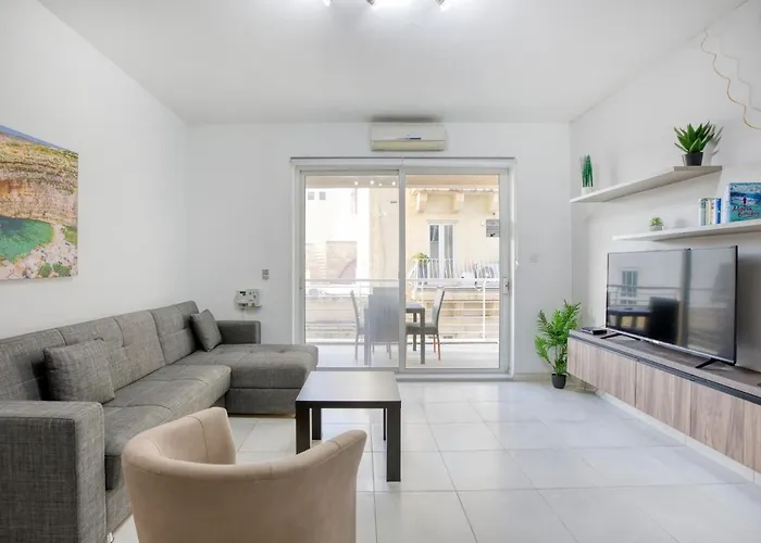 Sant Antnin Sea Side By Haven And Keys Malta * Sliema