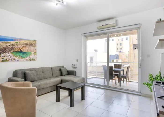 Sant Antnin Sea Side By Haven And Keys Malta * Sliema